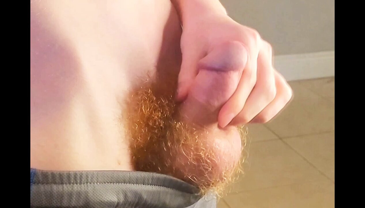 Genç çük ölçülen ve büyük handsfree squirts
