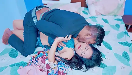 Seksi Yenge Sütyeniyle Mastürbasyon Yaparken Devar'ını Yakaladı