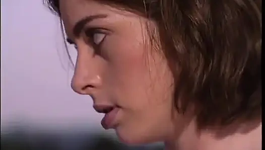 Genç ve sevimli bütün gün yarağa binecek