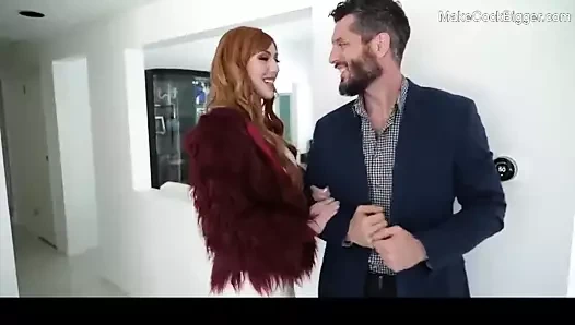 Redhead milf ile büyük doğal memeler gets bir büyük çük vurma