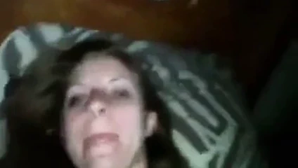 Sa longue bite la fait triper