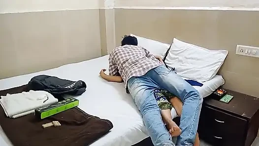Onu Daha Romantik Yapmaya Ve Ona Daha Fazla Öpücük Vermeye Çalışın