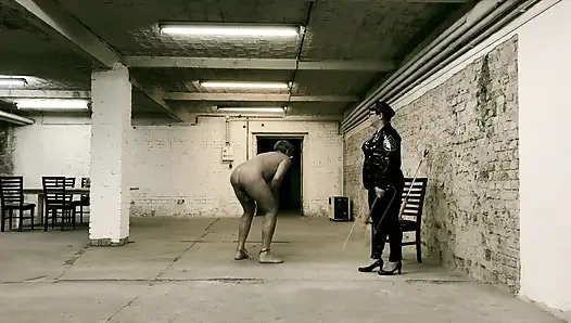 Dominatrix sahibe April - cell45 - nisan hapishanesi, bölüm 2