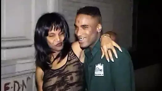 Egzotik abanoz alır o sert