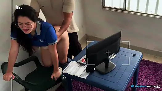 Satıcı kadını benden çalmak istiyor ama öğreniyorum