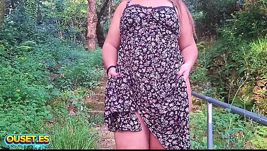 PUTA ES RECOGIDA EN EL BOSQUE Y FOLLADA