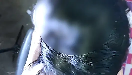 ELEKTRIKÇI KA KALA MOTA BADA LUND DEKH RAHA NHI GYA ILE SESLI HINTLI PORNO SEKS VIDEOSU