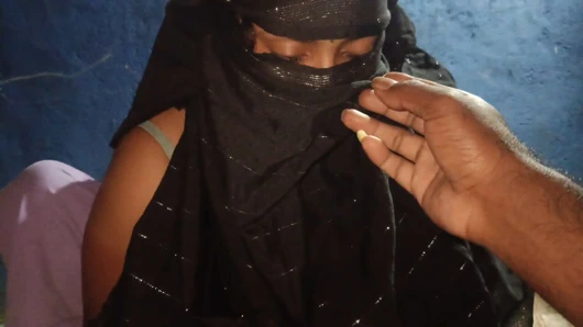 Yeni Hintli güzel Telugu kız komşuyla sikişiyor