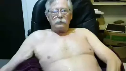 Dede kameraya boşalıyor