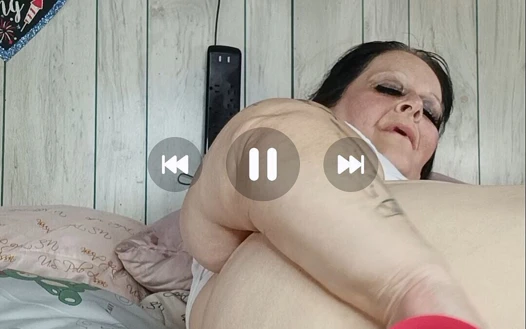 Büyük rex ile seks çılgını sürtüğü sikiyor ve onu en iyi şekilde boşaltıyor