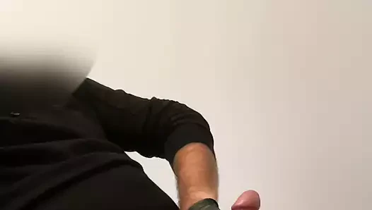 Eldivenle mastürbasyon yapıyor