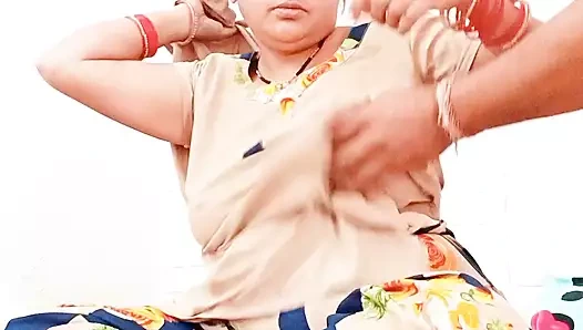 Hintli evli kadın Sangeeta Yenge'nin muazzam sikişi