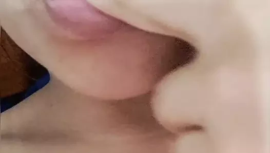 Beni terletmeni ve sütlü bırakmanı istiyorum