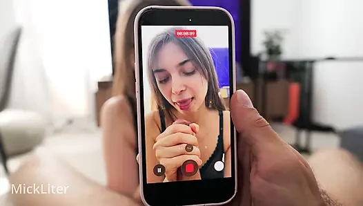 Vay canına, penisim o sıkı popoya zar zor sığıyor.