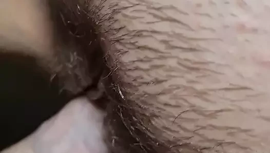 Azgın aldatan orta yaşlı seksi kadın ofiste iş sırasında yabancı tarafından sikiliyor ve yarağına fışkırtıyor