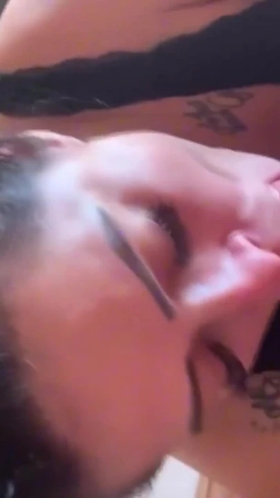 "Ateşli Brezilyalı gaucho yarağımı emdi ve sütümü içti"