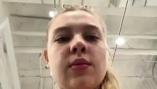 Public Squirting in the changing room with jucielussie