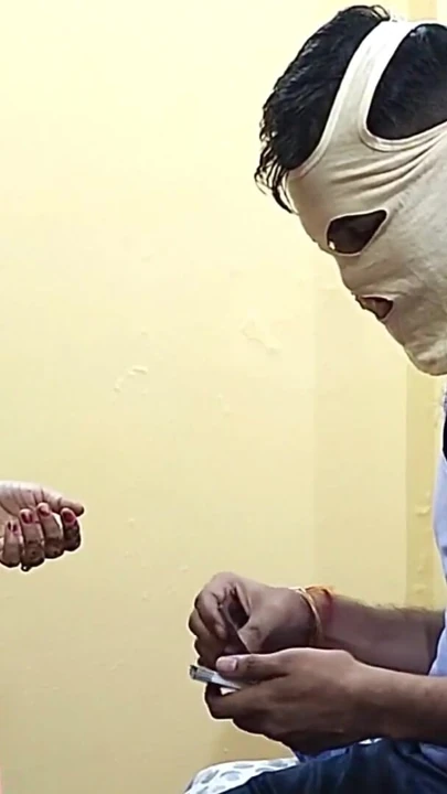 Raksha Bandhan, o açgözlü sıcak üvey kız kardeş | Klip 1