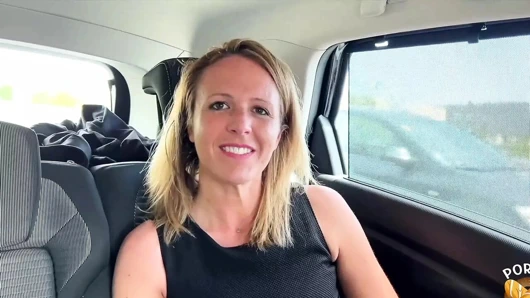 Julie bir kadınla üçlü seks yapmak istiyor