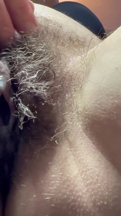 Kirli ve ıslak pad, külotumu çıkartmak zorunda kaldım | Klip 1