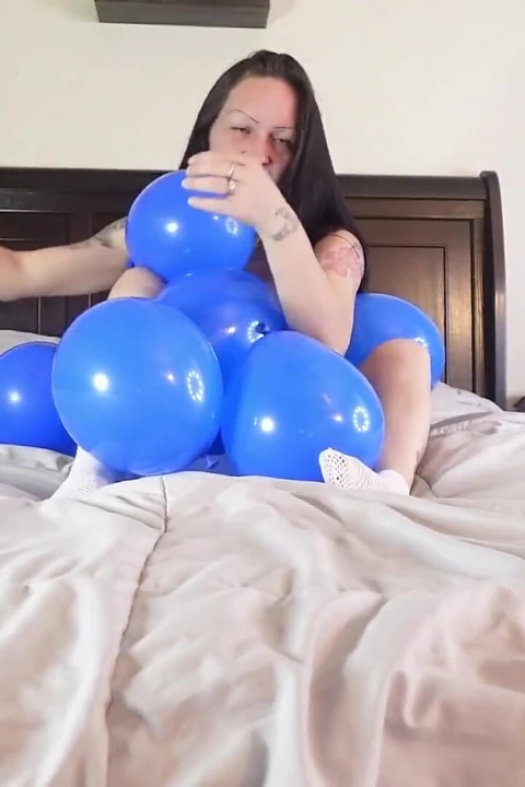 Balon sesleri yarağını sert yapıyor