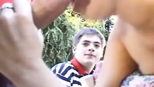 sarışın swinger karıcık alma çarptı dışarıda