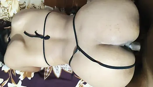 Hintli üvey kız kardeş yatak odasında üvey erkek kardeşiyle sert sikişiyor - Hintli Marathi kız pooja Mumbai'de sert sikişiyor