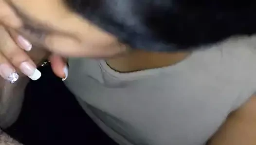 Putita de Licia chupando mi pene