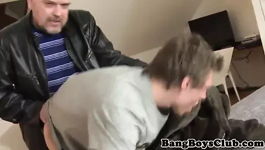 Olgun euro cocksucked tarafından küçük amatör