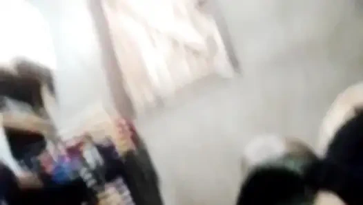 Damadın bir kayınbiraderi penisi verildiğinde