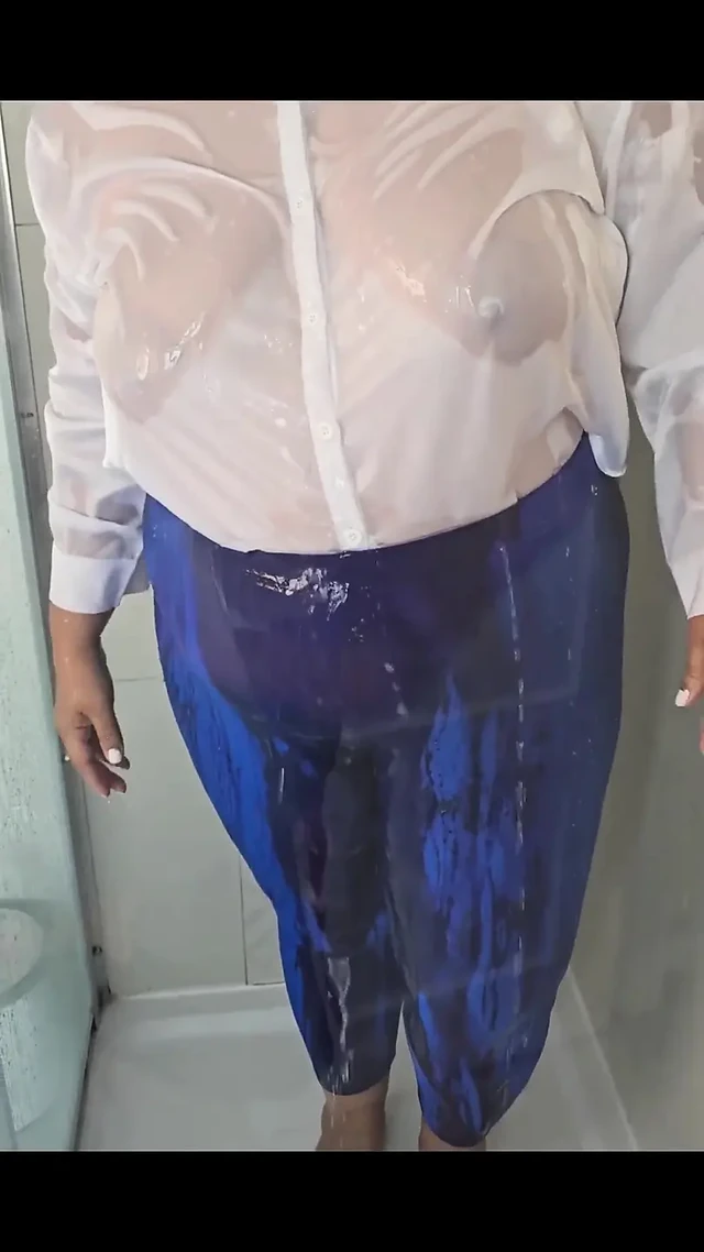 Beyaz saten bluz duşu