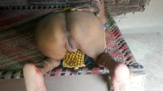 Büyük götü görünce kocasının kalbi şehvetle ve yaptığıyla doldu