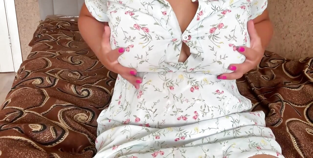 Islak ve zonklayan amcığıma bak