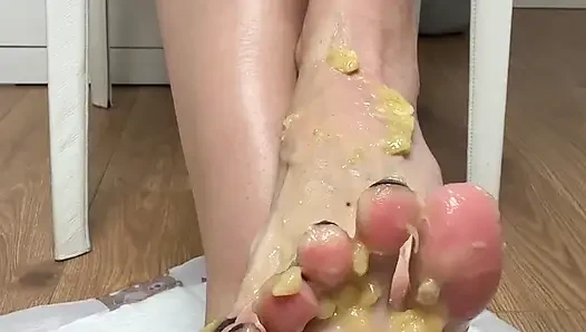 Hotkinkyjo ayakları, amcık ve muz ezme - hkjsexy