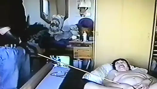 Nine oyuncaklarla doluyor