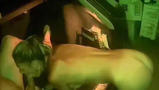 Komşuyla sikişiyor