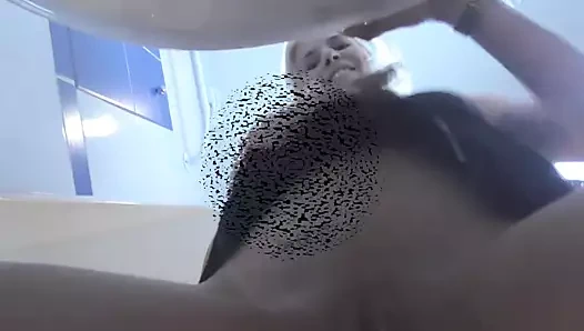 Yüzünüze ve ağzınıza işeyin!