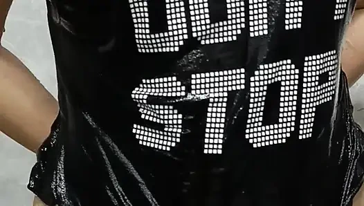 Duşta Islanarak Soyunma ve Boşalma