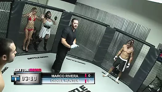 Sıcak kız eğilir gibi o arkadan bir büyük tarafından becerdin alır