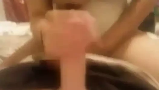 Kısa klip... Büyük memeler büyük zenci yarağını sıvazlıyor