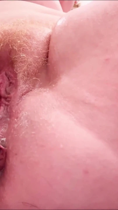 Kahverengi dildo ile solo anal | Klip 1
