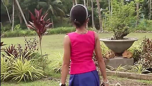 Yaşlı üvey erkek kardeşim kız arkadaşımın amından sperm yalamaya çalışıyor