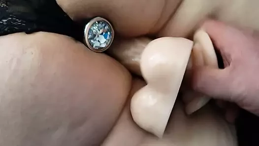 sie muss den Dildo nehmen 2