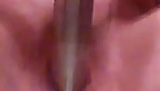 Olgun web sürtüğü kendini kıvrarak sikiyor