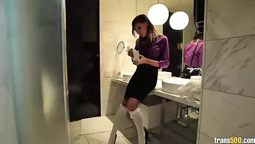 Seksi ts sienna grace derin anal sikişiyor