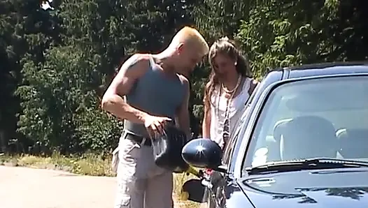 Bir burjuvazi gerektiğinde nasıl minnettar olunması gerektiğini bilir!