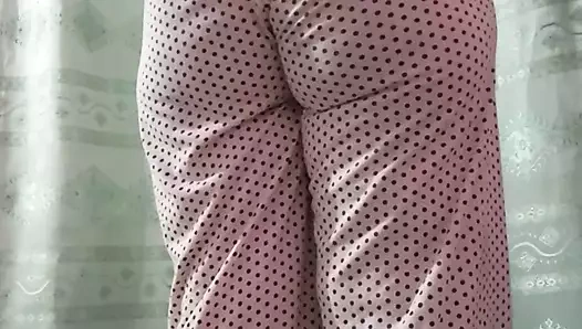 Karaçi şirin kız hipe gösterilen