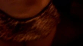 Minha Loira Mostrando a fantasia de oncinha nova que comprou