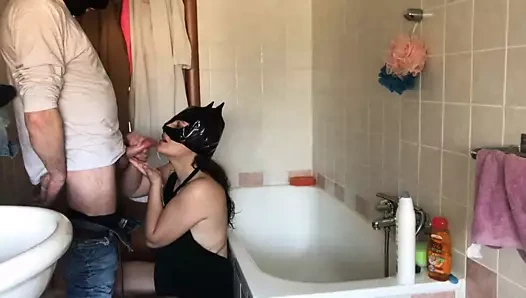 Ona kendimi ağzıma nasıl boşalttığımı gösteren çok ateşli bir video mesajı