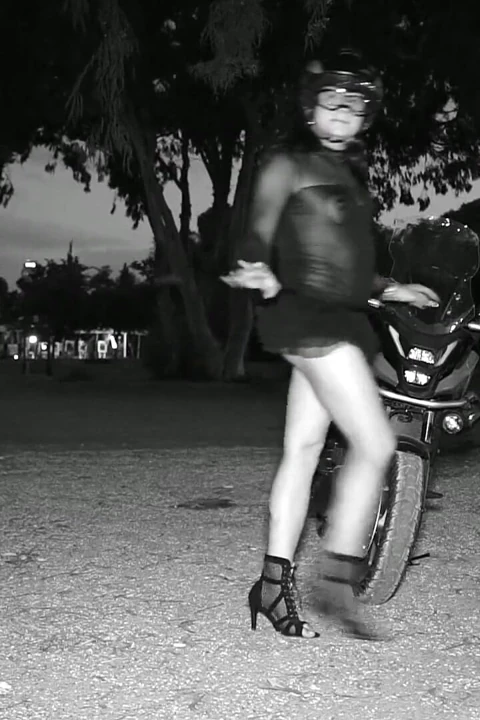 Travesti açık havada
